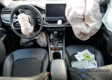 2023 Jeep Compass Latitude из США, поврежденный, VIN 3C4NJDBNXPT561838